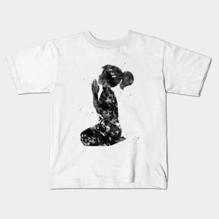 Little girl praying Kids T-Shirt